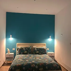 Aurora's Apartament Bari